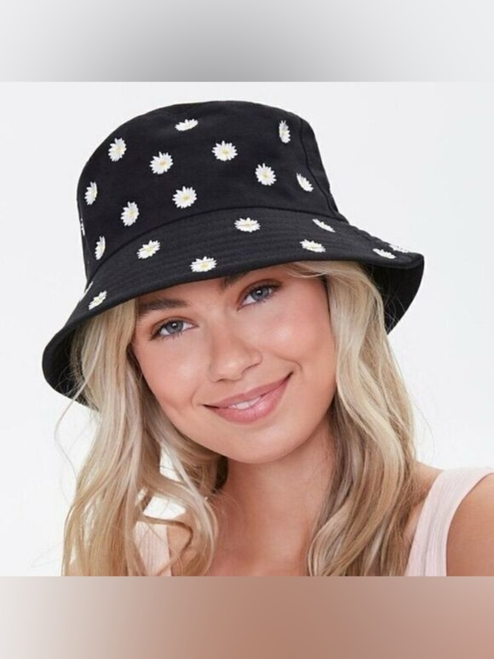 Alice and Olivia Reversible Bucket Hat - NWT